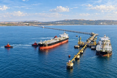 TÜRKMENISTAN VE KAZAKISTAN PETROLÜNÜN BAKÜ ÜZERINDEN TRANSIT GEÇIŞI 3 MILYON TONU AŞTI